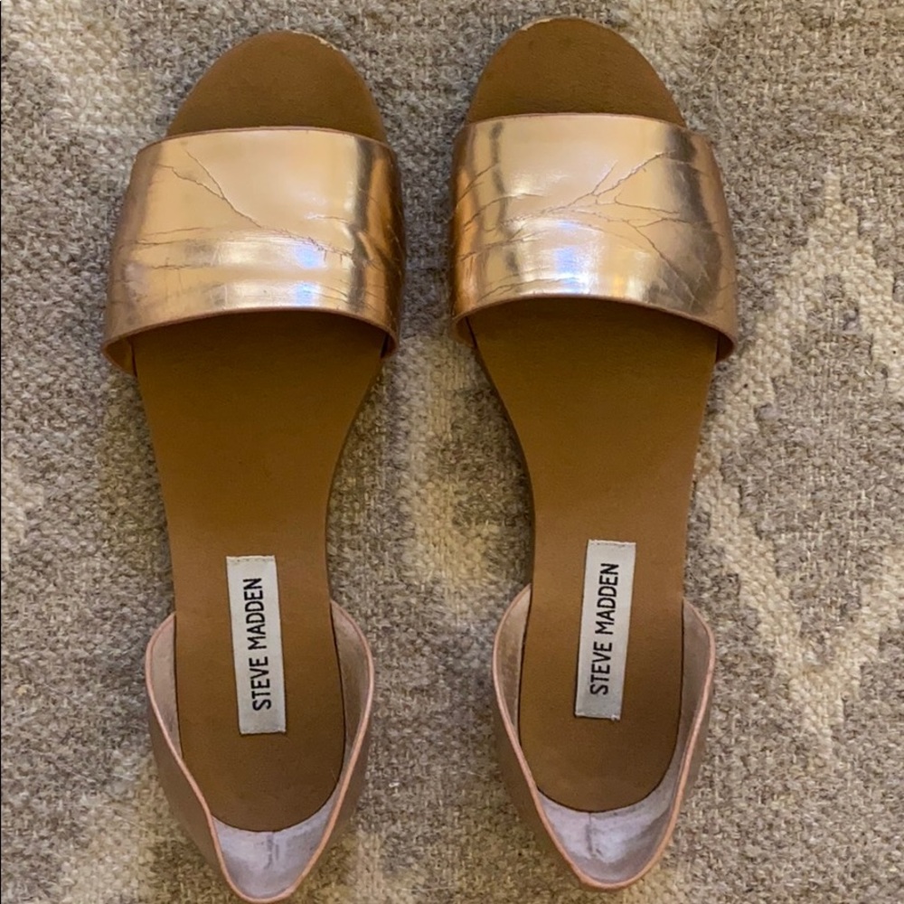 Steve Madden Rose Gold “Sidestep” sandals